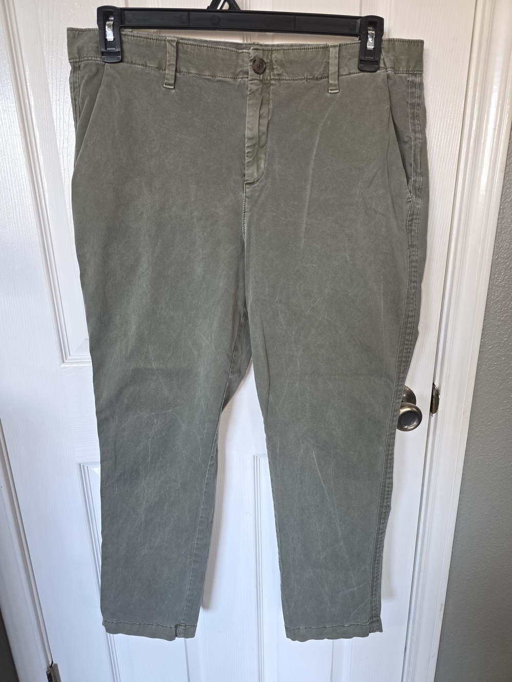 GAP Men's Olive Green Chino Pants